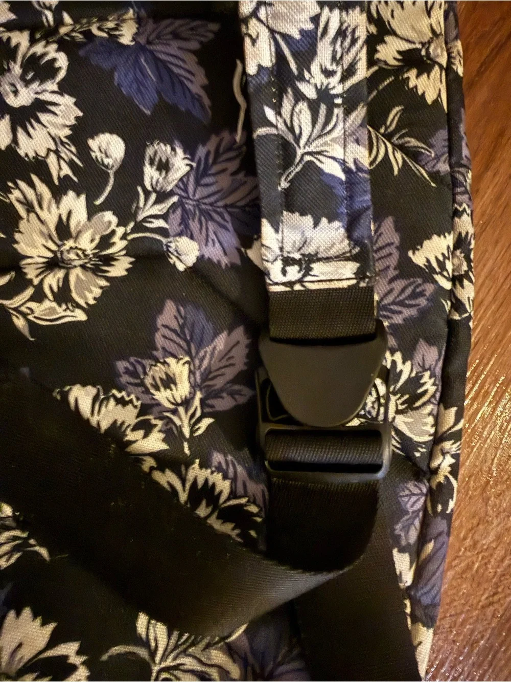 Vera Bradley Floral Sling Crossbody Bag - Picture 5 of 9